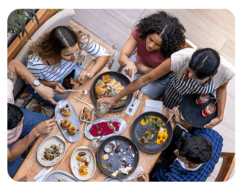 three_Img_Table_Service_24717d738b